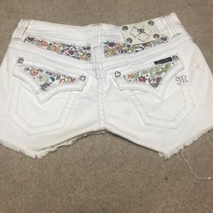 Miss Me white shorts